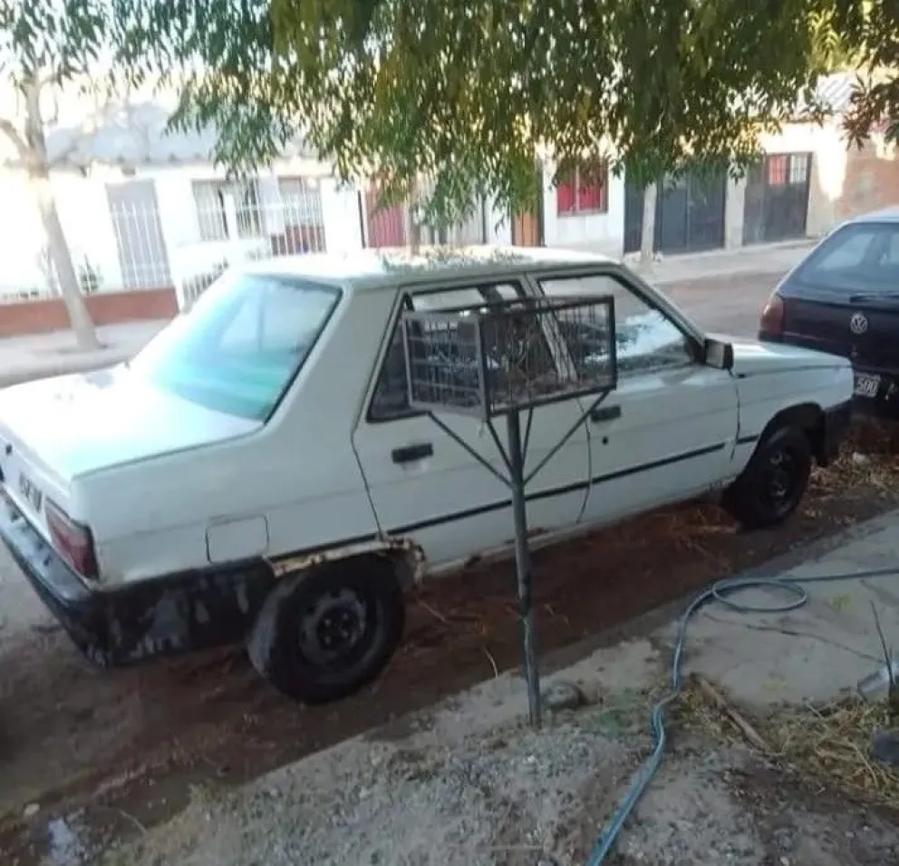 Les robaron su auto y piden ayuda a la comunidad para encontrarlo