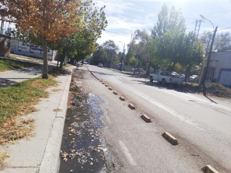 Las ciclovías están intransitables: hay residuos cloacales en varios tramos del recorrido