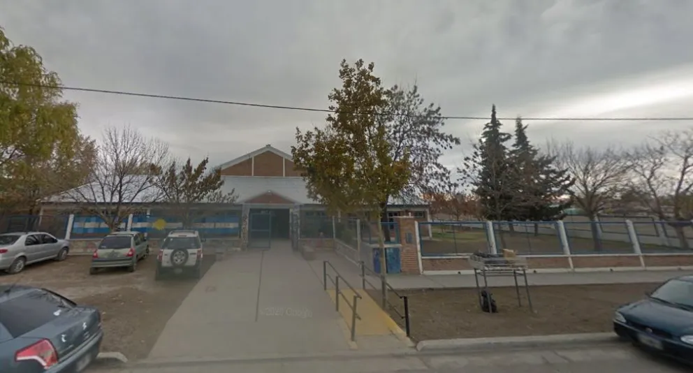 Viajan cinco kilómetros por día para ir al colegio y se quedaron sin transporte escolar