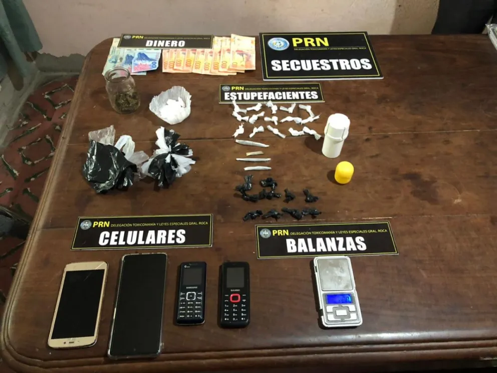 Desbarataron un punto de venta de drogas en un barrio de Roca