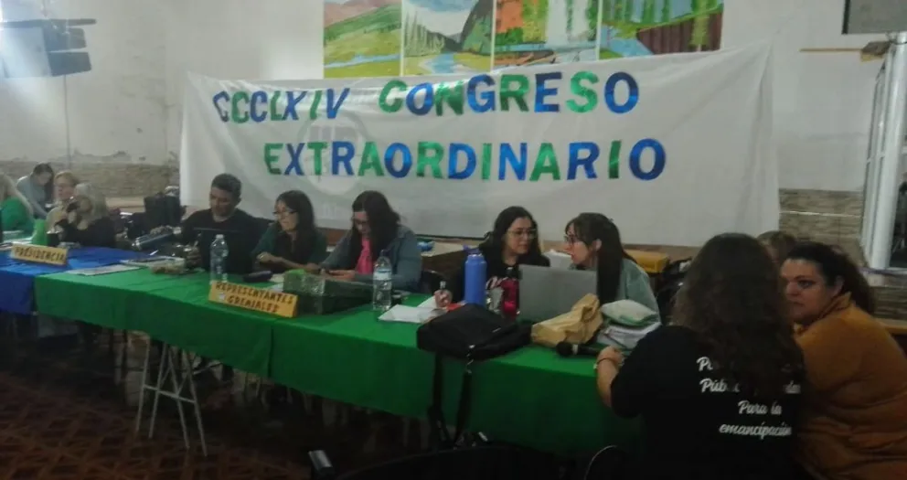 Paritarias: Docentes rechazaron la propuesta salarial y habrá medidas de fuerza