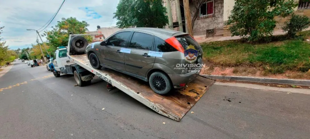 Un vehículo robado en Roca apareció abandonado en Neuquén