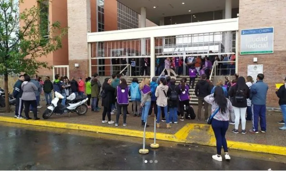 Manifestación en la Ciudad Judicial: reclaman transporte y condiciones dignas