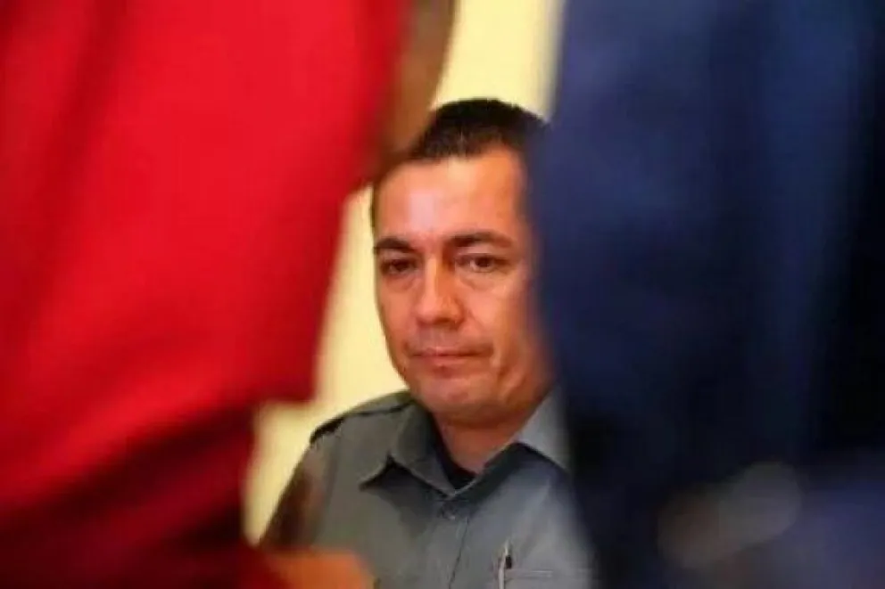 Comisario Almendra a un referente de los retirados: "Hablamos, debatimos y después nos cagamos bien a trompadas"
