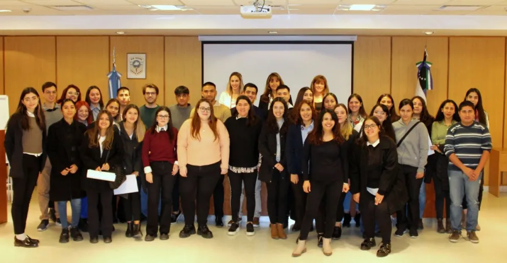Estudiantes de Abogacía ingresaron a organismos judiciales del Alto Valle 