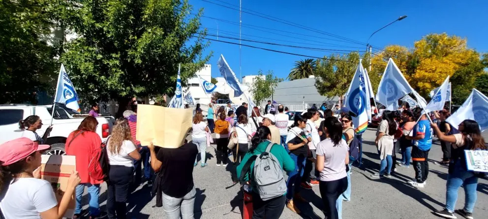 Unter reclamó frente a Canal 10: "El gobierno no recibió ninguna sanción cuando no acató la conciliación obligatoria el año pasado"