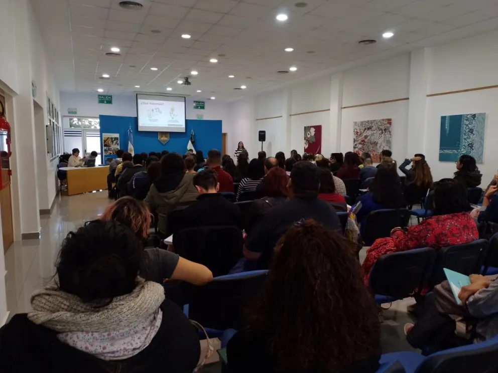 Ochenta y cinco emprendedores de la ciudad se capacitan para mejorar sus servicios