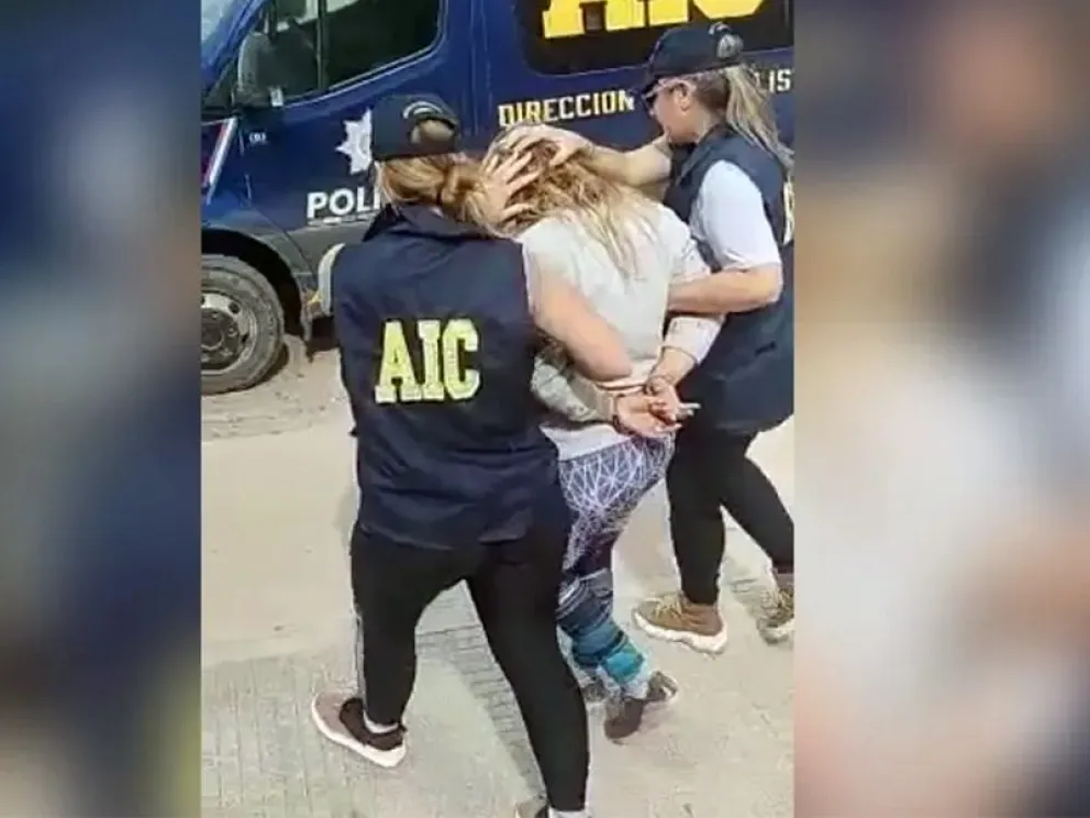 Cayó la estafadora de Facebook: la mujer es oriunda de Roca y decía vender autos de alta gama