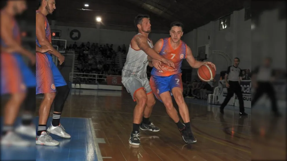 Esta noche juega del Depo y buscará quedar en la cima de las posiciones