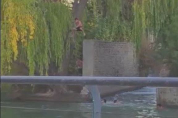 VIDEO: Así se divierten estos jóvenes de Roca