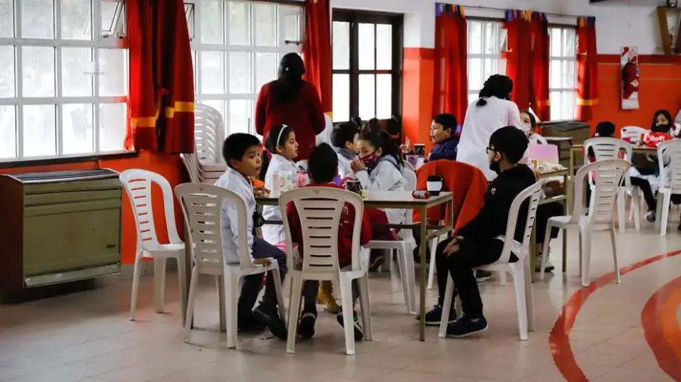 Se cumplió el compromiso y los comedores escolares de Roca recibieron alimentos frescos
