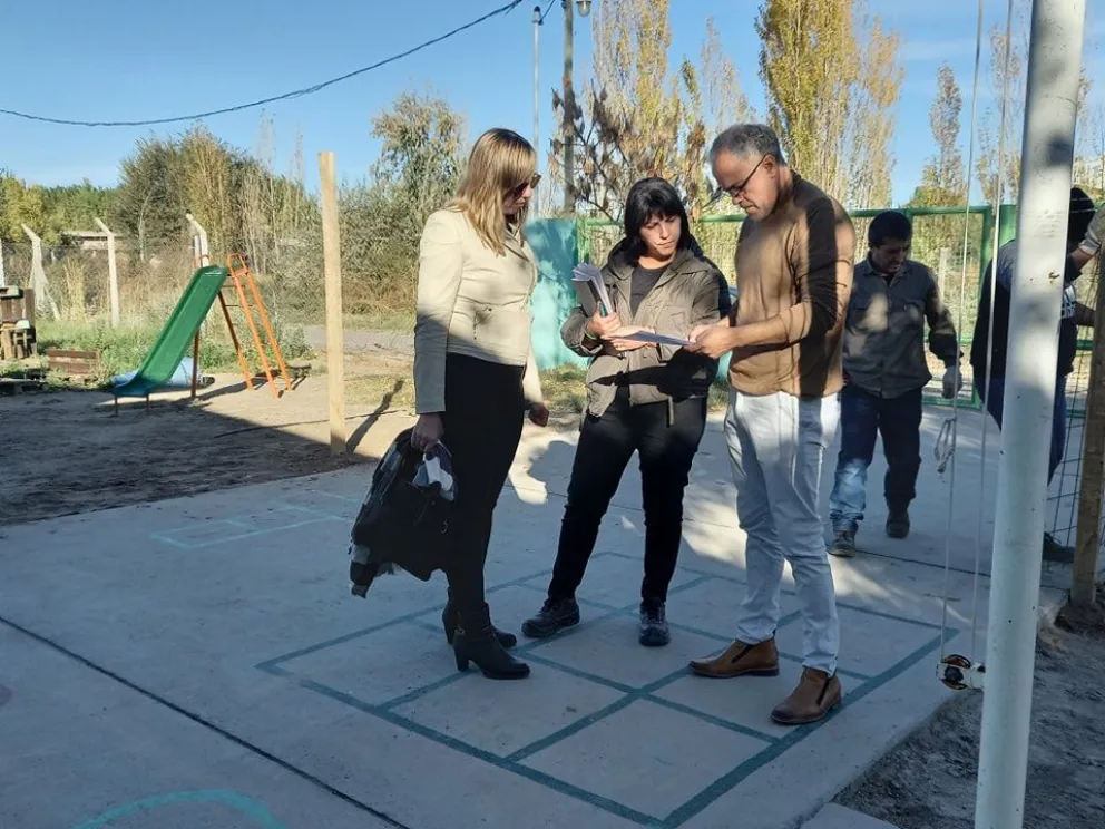 Dieron por comenzada una esperada obra escolar en General Roca