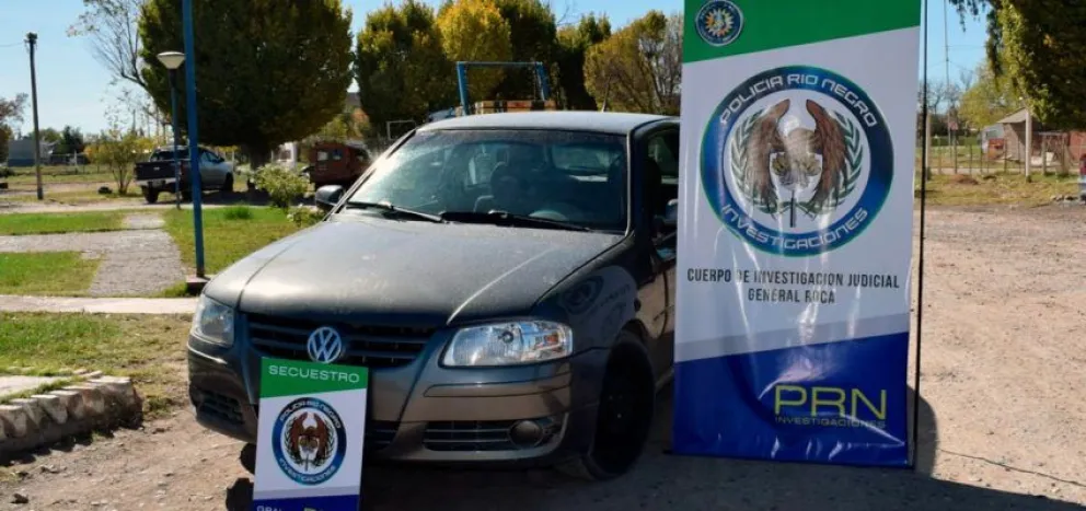 Tenía un auto robado en la puerta de su casa y lo atrapó la policía