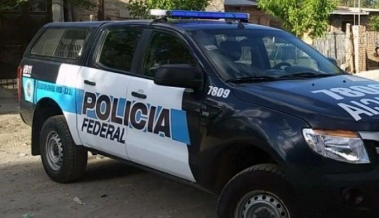 Un hombre fue detenido tras un allanamiento realizado por la Policía Federal en Alta Barda