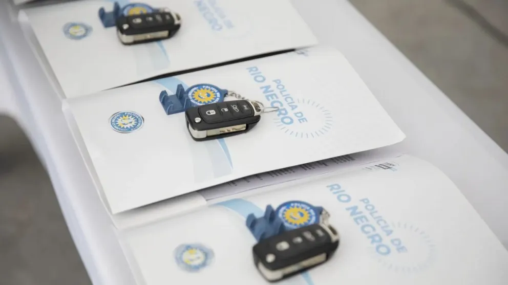 La policía recibió seis vehículos nuevos para las unidades especiales