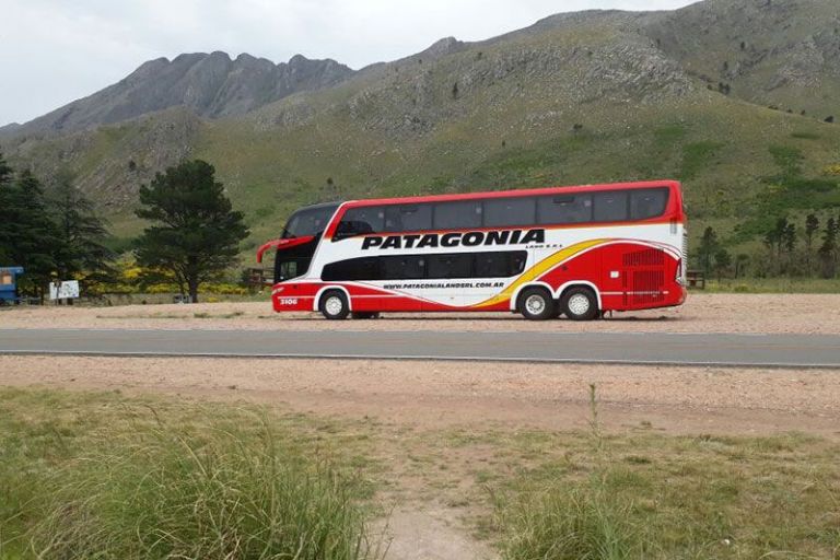 Vuelve el transporte público entre Roca y Bariloche por Nahupa Huen