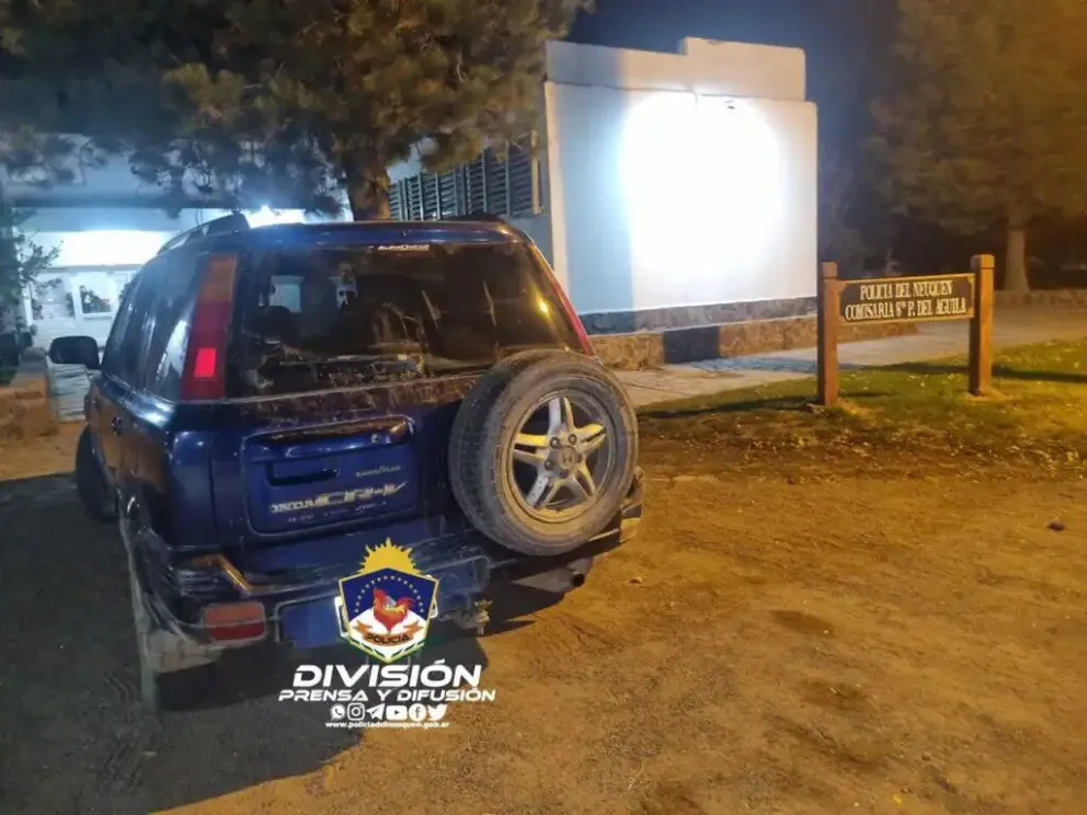 Se robaron una camioneta en Roca y lograron escapar hasta Piedra del Águila 