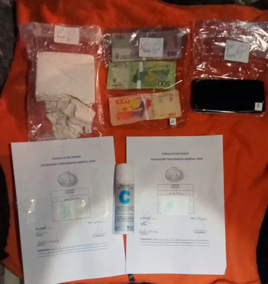 Transportaba más de medio kilo de cocaína en moto y fue detenido por la policía