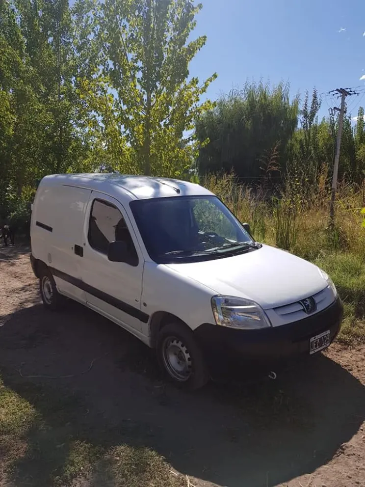 Robaron una camioneta en el barrio Carlos Soria 