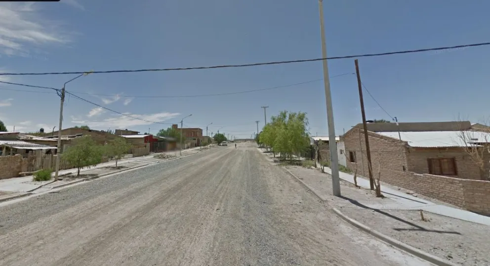 A punta de pistola, robaron una pollería en zona norte