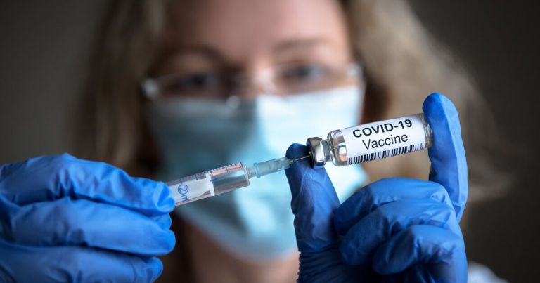 ¿Para quienes se recomienda la vacunación de refuerzo de COVID?