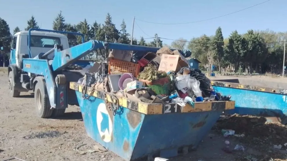 Los contenedores azules se trasladan y llegan al barrio Noroeste 