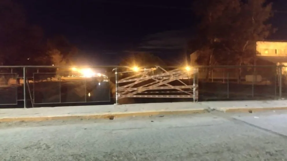 Murió un motociclista luego de caer al canal grande 