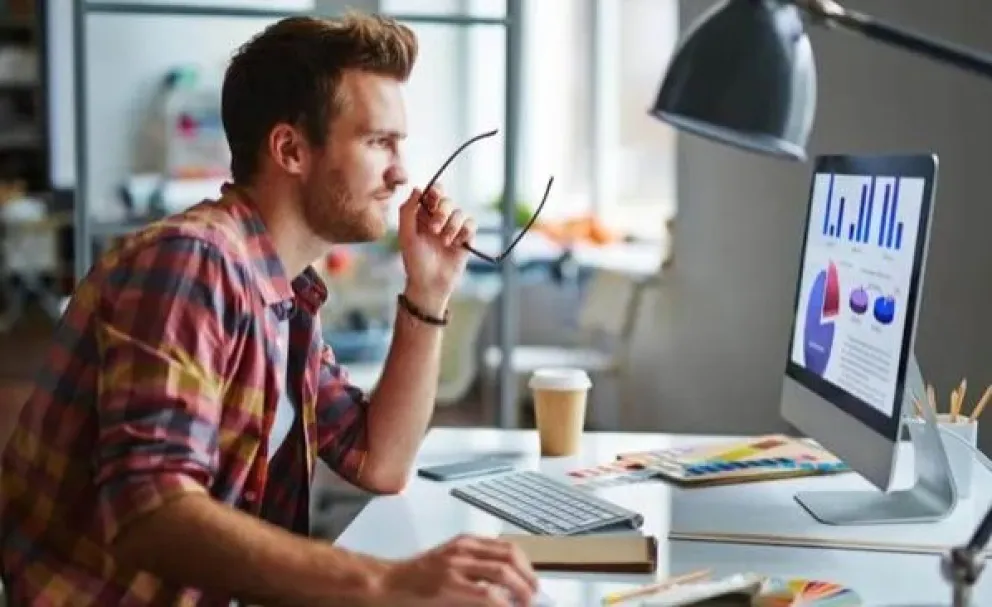 Microjobs: cómo funcionan las plataformas donde podés ganar en dólares con pequeñas tareas online