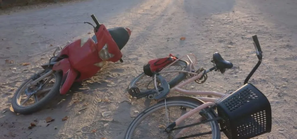 Otra persecución: Robaron una mochila y escapaban en moto mientras los seguía un auto