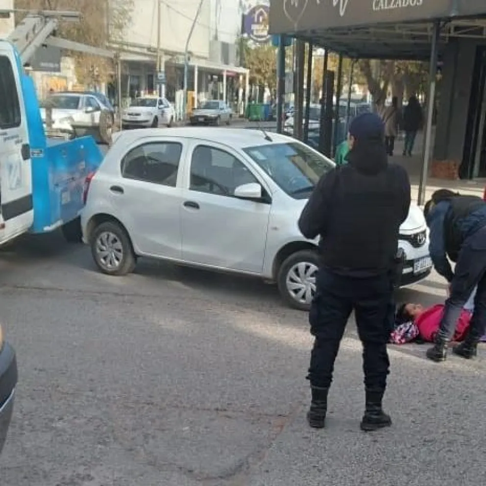  Una mujer fue atropellada mientras cruzaba la calle 