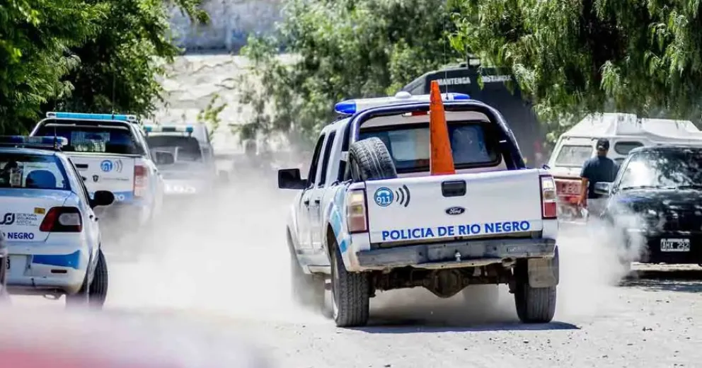 Persecución en el Alto Valle: Hirió de bala a un chacarero que lo encontró robando y escapó