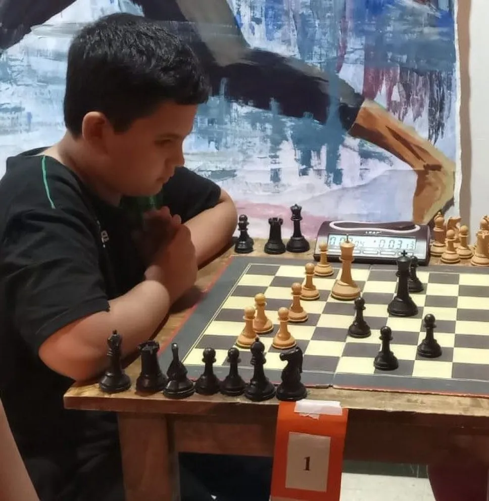 Ciro, el roquense de 12 años que es top 10 en el ajedrez de Argentina  
