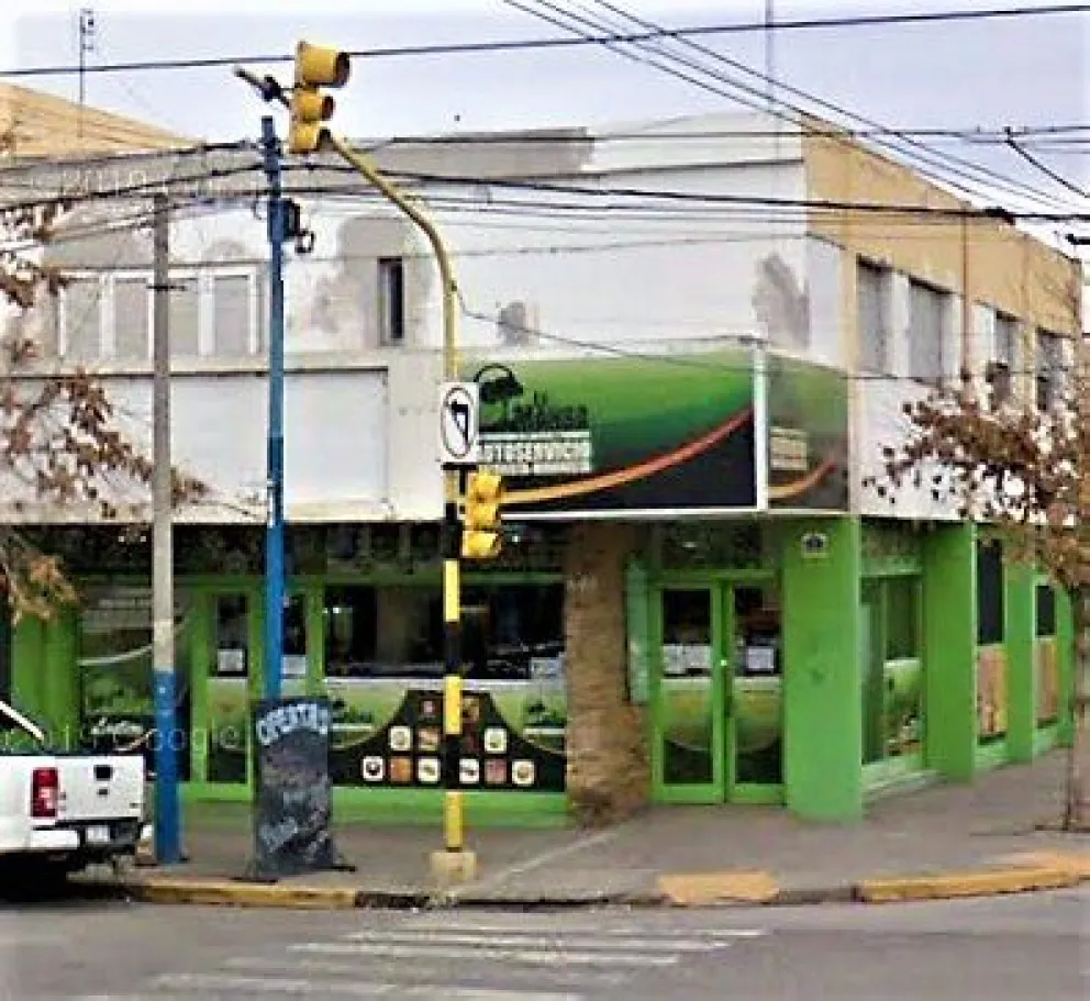 Se llevaron 1 millón de pesos de una fiambrería de Roca 