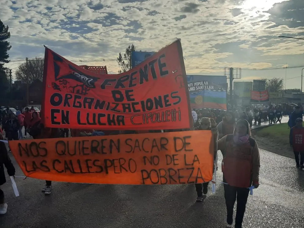 Las organizaciones sociales liberaron los puentes: protestan por "las políticas económicas del FMI"