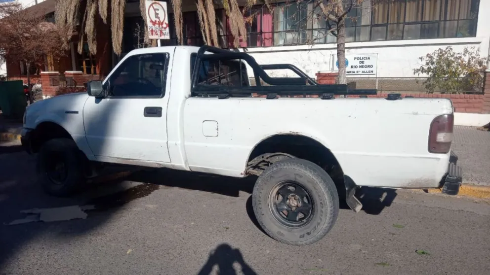 Una camioneta era intensamente buscada en Roca y apareció en la ciudad de Allen