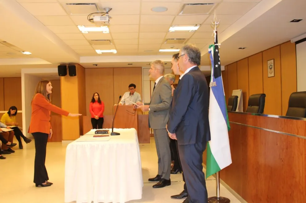 Juraron un nuevo Juez Laboral y una Jueza de Paz que entraran en funciones en Roca y Regina