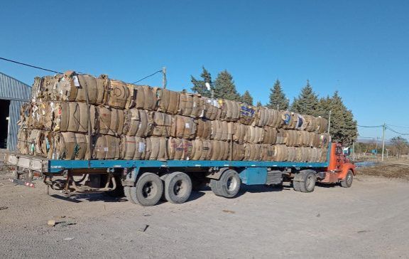 La Cooperativa Recicladora de Roca recicló y vendió 20 toneladas de cartón