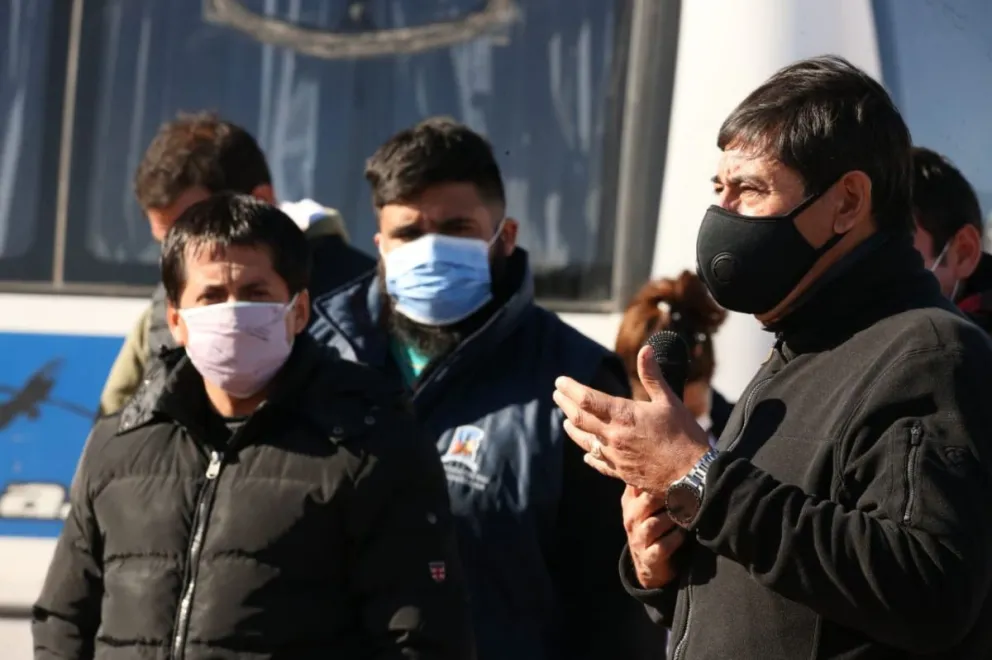 Los petroleros bloquean accesos a todos los yacimientos de la región