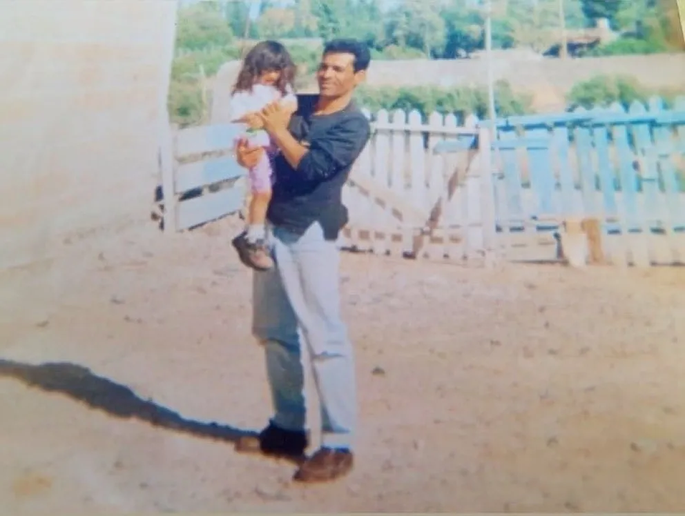 Una historia que conmueve: Buscando a su papá, encontró a su hermana y a una tía del corazón