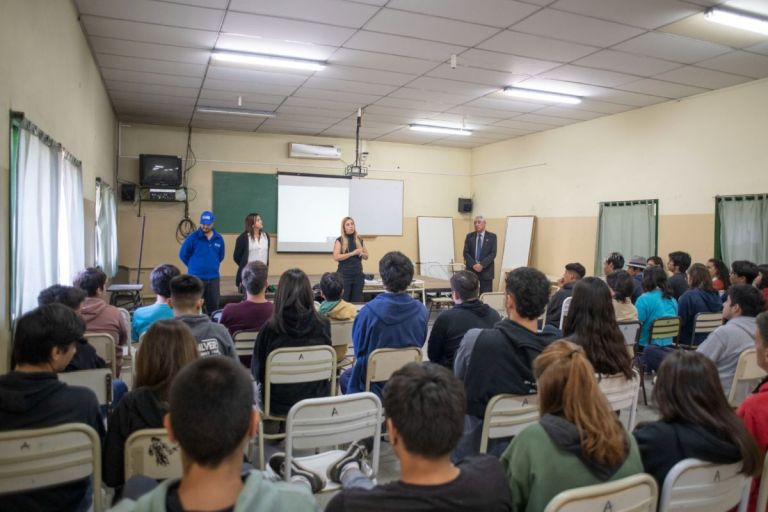 Comenzaron las charlas de educación vial destinadas a estudiantes de Roca