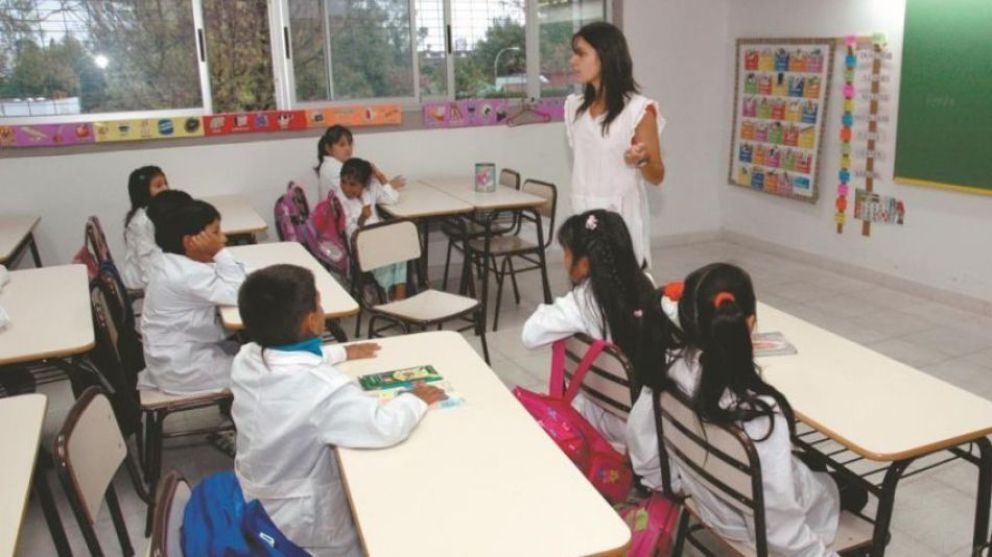 Ficha limpia: buscan que docentes que sean condenados por delitos sexuales no ejerzan en las aulas