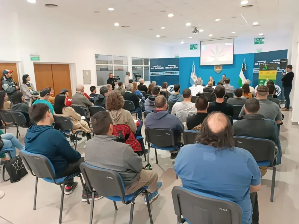 Se realizó en Roca un encuentro sobre producción y regulación del Cannabis en beneficio del sector