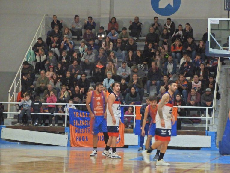 Deportivo Roca eliminó a Ferro de Madryn y avanza en la Liga Federal