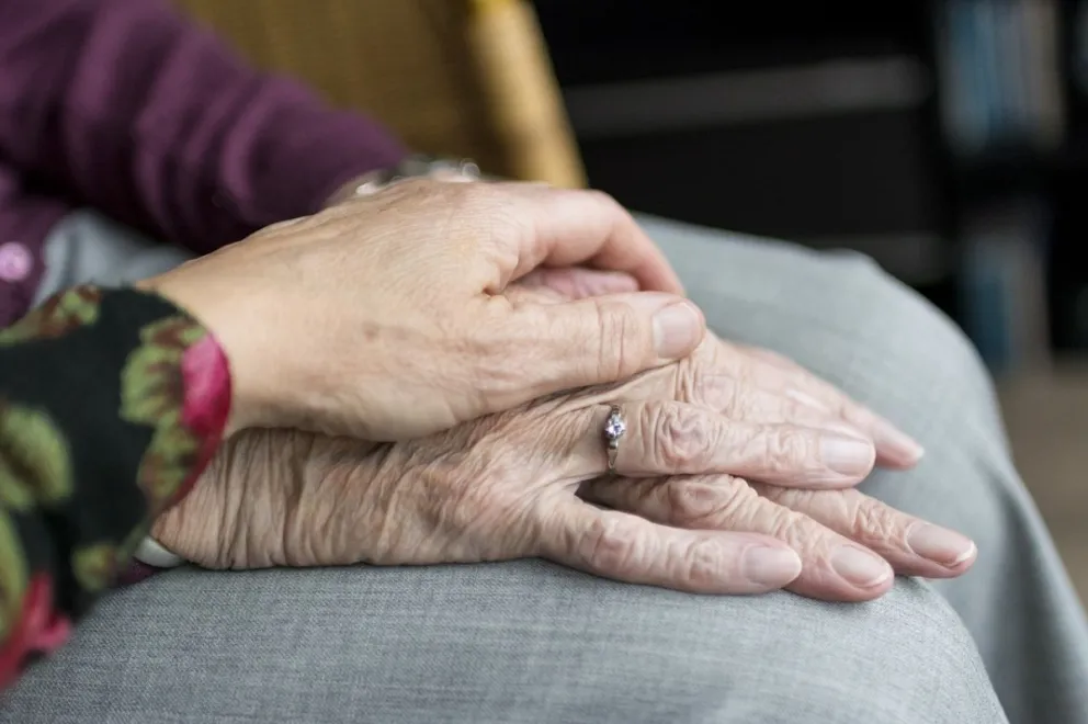 Hermanos tuvieron que llegar a la justicia para acordar un régimen de cuidado compartido de su madre