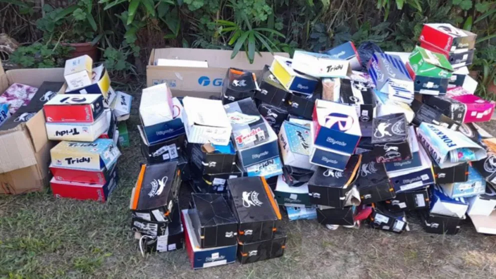 Despidió a los empleados luego de descubrir 50 cajas de zapatillas vacías 