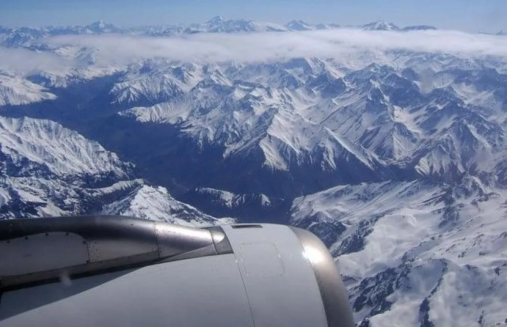 Mirá el video: "Bailó" el avión en un vuelo Chile-Argentina y los pasajeros entraron en pánico