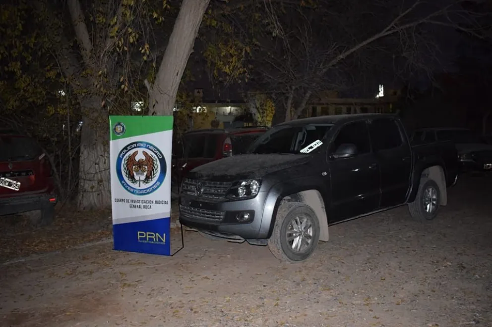 Vecinos lanzaron piedras a la policía para detener el secuestro de una camioneta robada