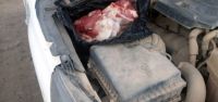 Insólito: llevaba carne escondida en el motor de la camioneta y lo descubrió la policía