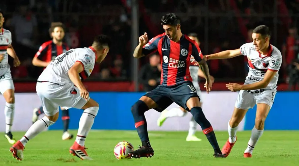 San Lorenzo se enfrenta Colón: horario, por dónde verlo y formaciones