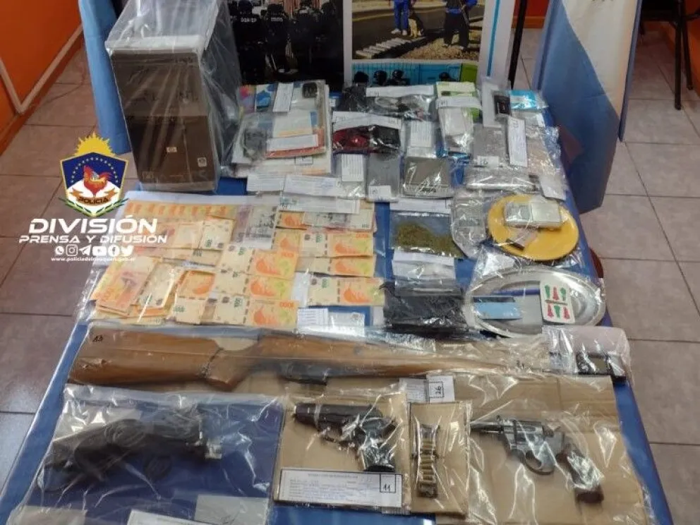 La Federal autorizó un doble allanamiento para desarmar una boca expendio de narcóticos